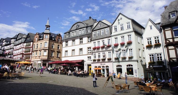 Khám phá thành phố Marburg của Đức